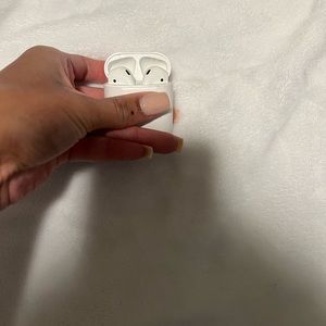 Apple airpod 2nd generation!